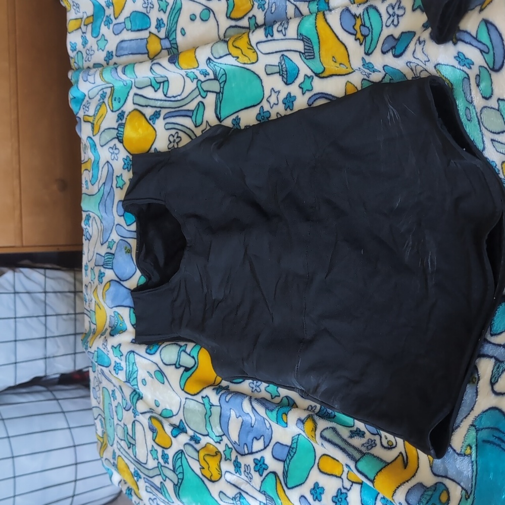Well used black, tank chest binder